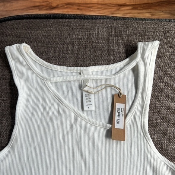 Skims Soft Lounge Tank Top - Picture 2 of 4